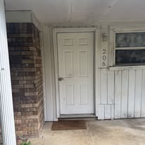 206 E Spring